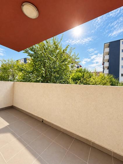 Apartament cu 2 camere semidecomandat, mobilat în Apărătorii Patriei