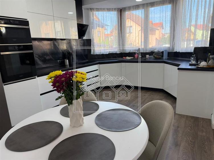 Casa de vanzare, 150 mp, terasa si parcare, Tineretului
