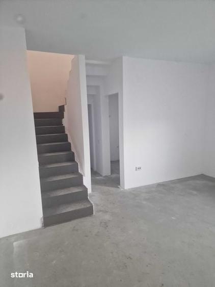 Casă cu 4 camere cu Teren 125 Mp în Barieră