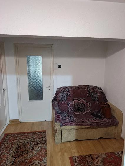 Apartament cu 3 camere decomandat în Precista