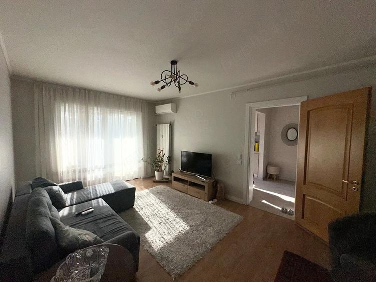 Apartament cu 3 camere semidecomandat în Liviu Rebreanu