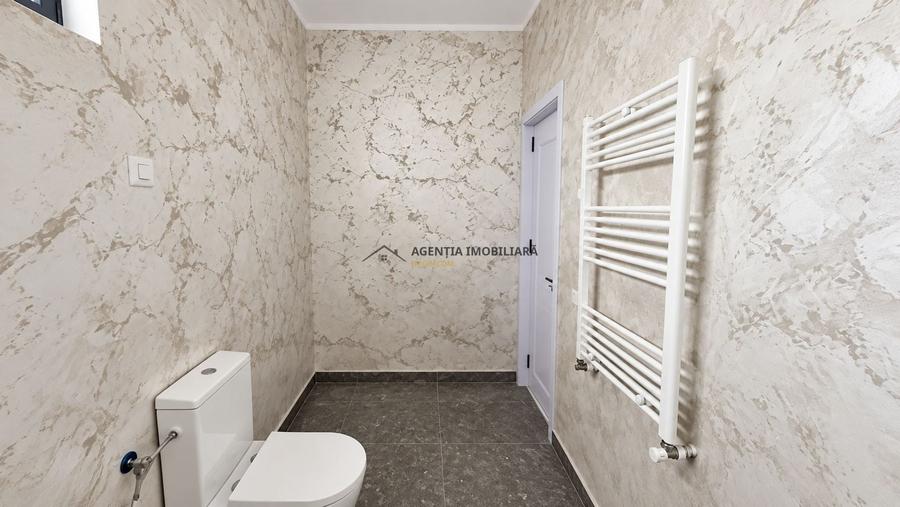 Duplex cu 4 camere cu Canalizare în Central