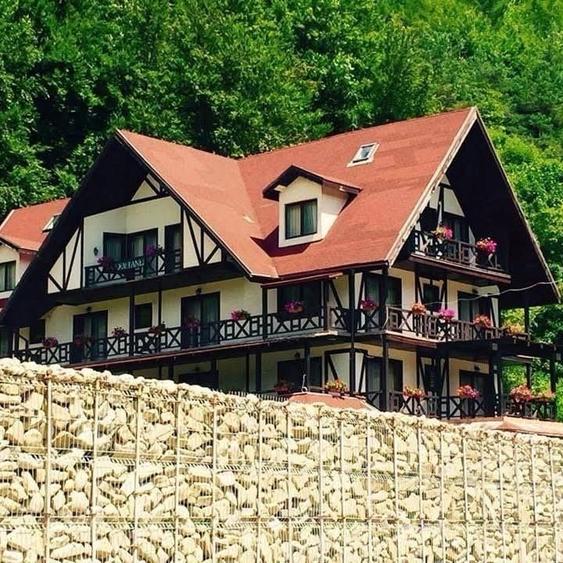 Casă cu 4 camere în Trăisteni