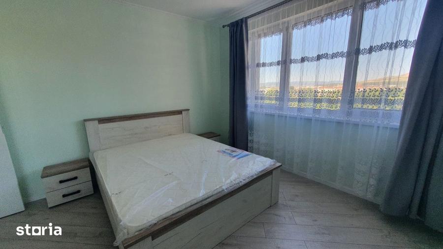 Apartament cu 3 camere semidecomandat, mobilat în Florești