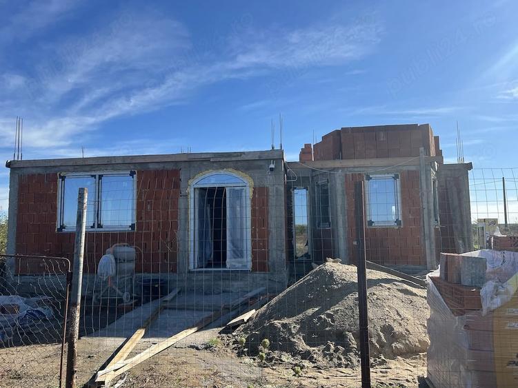 Casă cu 3 camere cu Teren 535 Mp în Gepiu