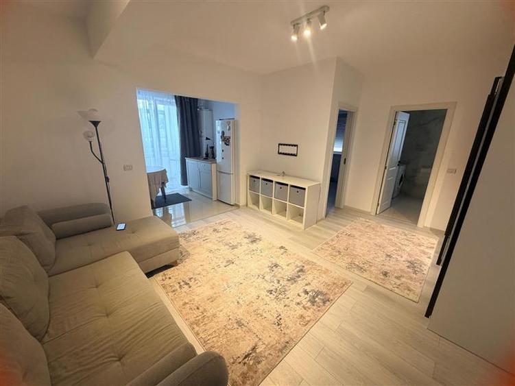 Apartament cu 2 camere decomandat în Aeroport