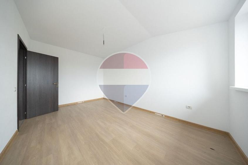 Apartament cu 2 camere semidecomandat în Sânpetru