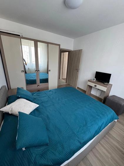 Apartament cu 2 camere decomandat în Tractorul
