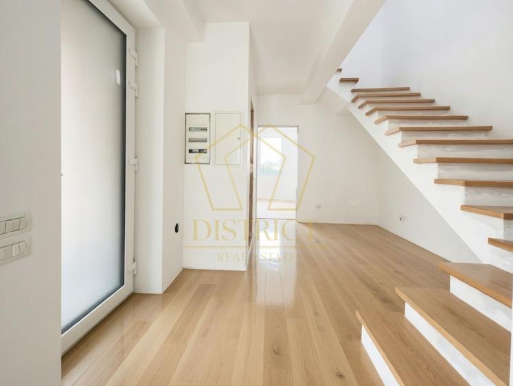 Duplex cu 4 camere cu Canalizare în Dumbrăvița