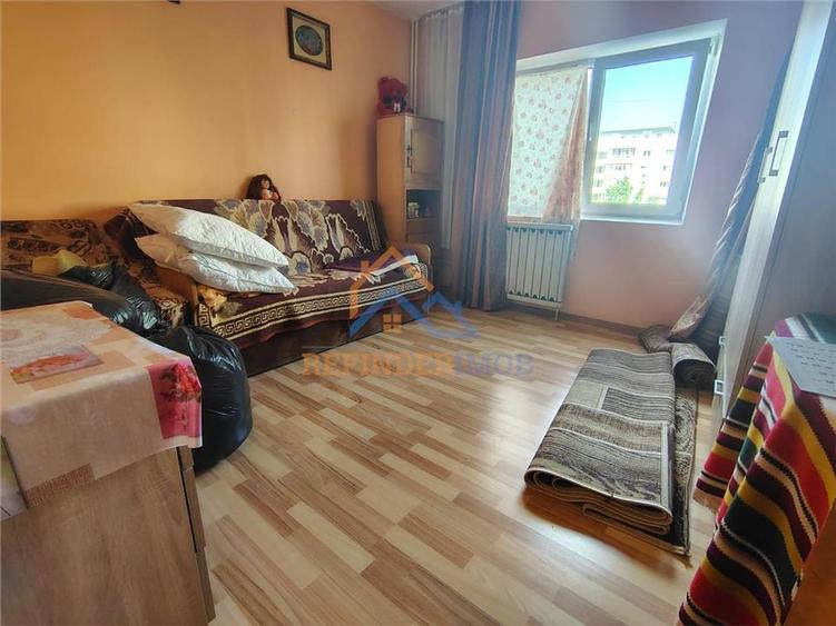 Apartament cu 3 camere decomandat în Sebastian
