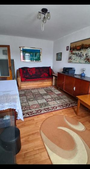 Apartament cu 3 camere decomandat în Dristor