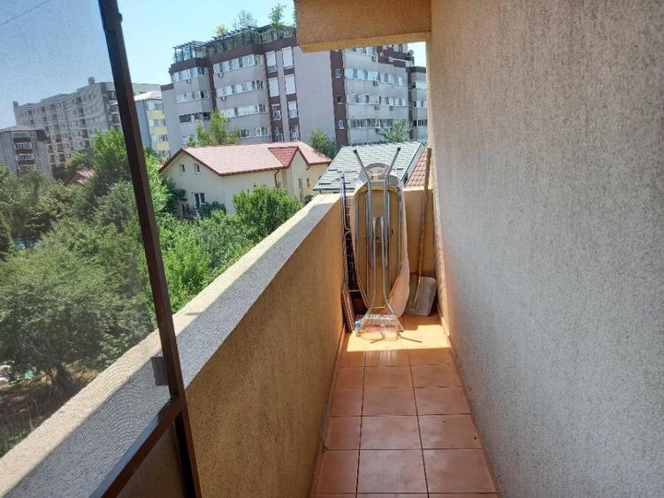 Apartament cu 2 camere decomandat în Berceni