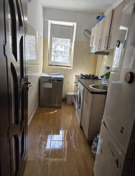 Apartament cu 2 camere semidecomandat în Micro 3