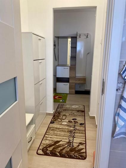 Apartament cu 3 camere semidecomandat, mobilat în Grivița