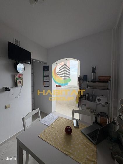 Apartament cu 3 camere decomandat în Tei