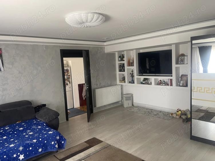 Casă cu 5 camere cu Teren 2000 Mp în Movila Miresii