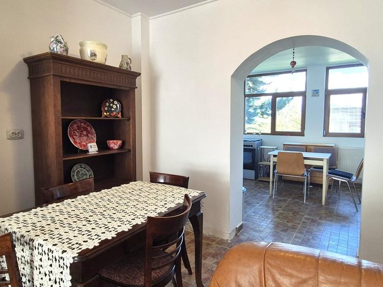 Casă cu 5 camere cu Teren 436 Mp în Central