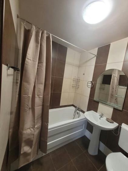 Apartament cu 3 camere decomandat, mobilat în Gării
