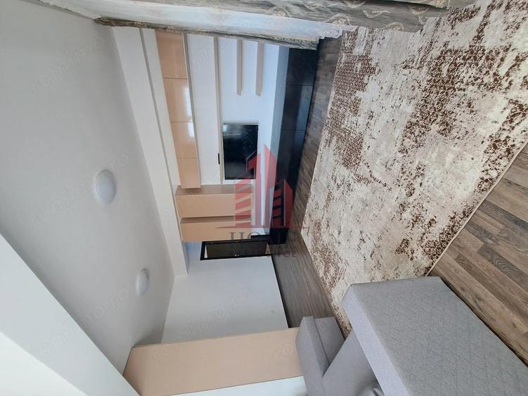 Apartament cu 3 camere decomandat în Olteniței