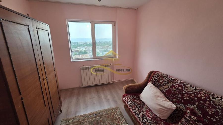 Apartament cu 3 camere decomandat în Alecu Russo