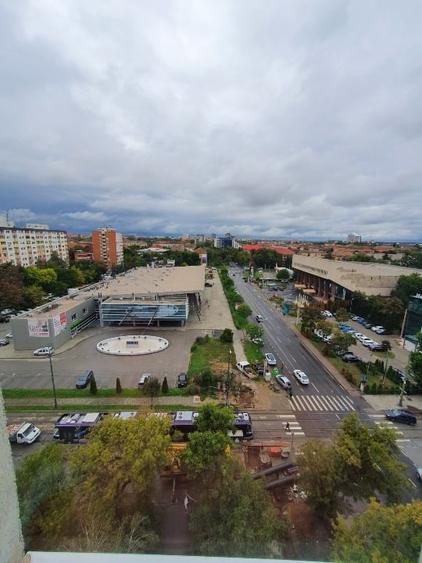 Apartament cu 3 camere decomandat, mobilat în Complex Studențesc