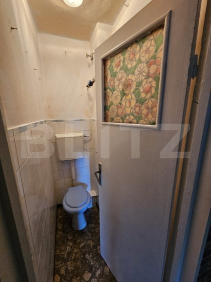 Apartament cu 4 camere decomandat în Central