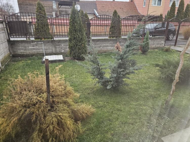 Casă individuală cu 4 camere cu Canalizare în Cristur