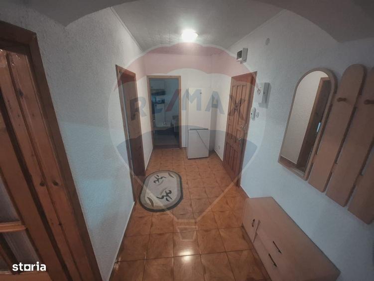 Apartament cu 2 camere, mobilat în Central