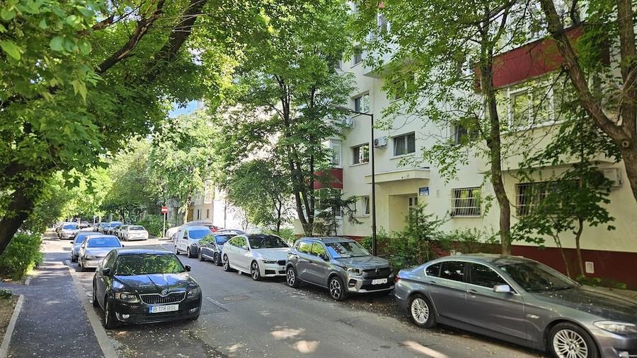 Apartament cu 2 camere semidecomandat în Berceni