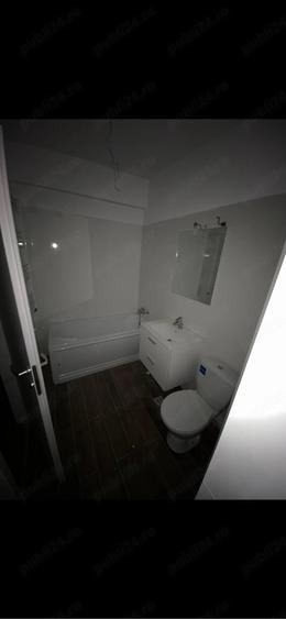 Apartament cu 3 camere decomandat în Băneasa