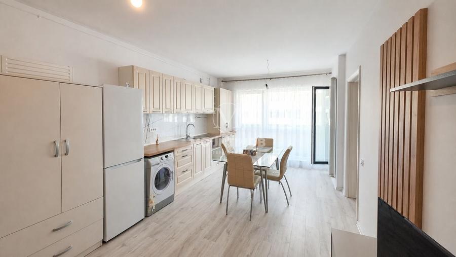 Apartament cu 2 camere semidecomandat, mobilat în Tractorul
