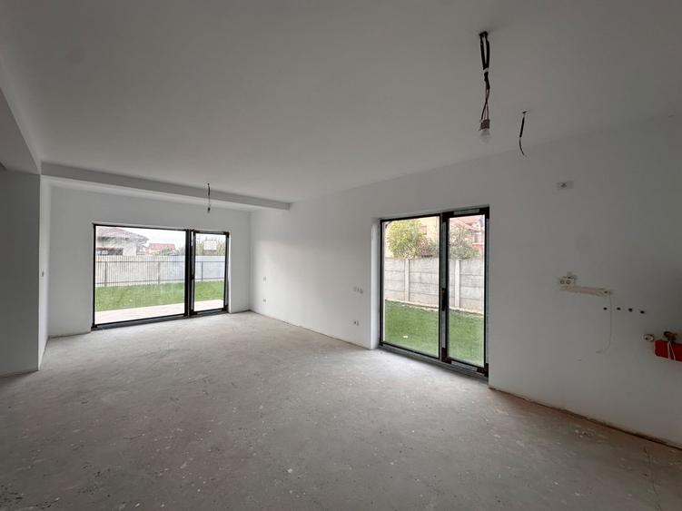 Duplex cu 4 camere cu Canalizare în Moșnița Nouă