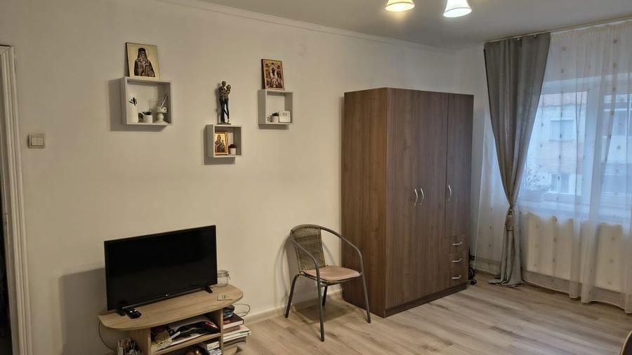 Apartament cu 2 camere decomandat în Popoveni