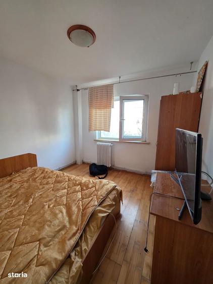 Etaj 3-Podul de Fier-3 Camere Decomandat -bloc 82' - 4