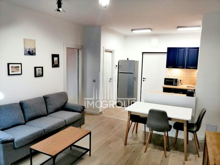 Apartament cu 2 camere semidecomandat, mobilat în Semicentral