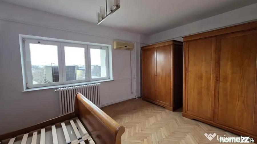 Apartament cu 4 camere decomandat în Matei Voievod