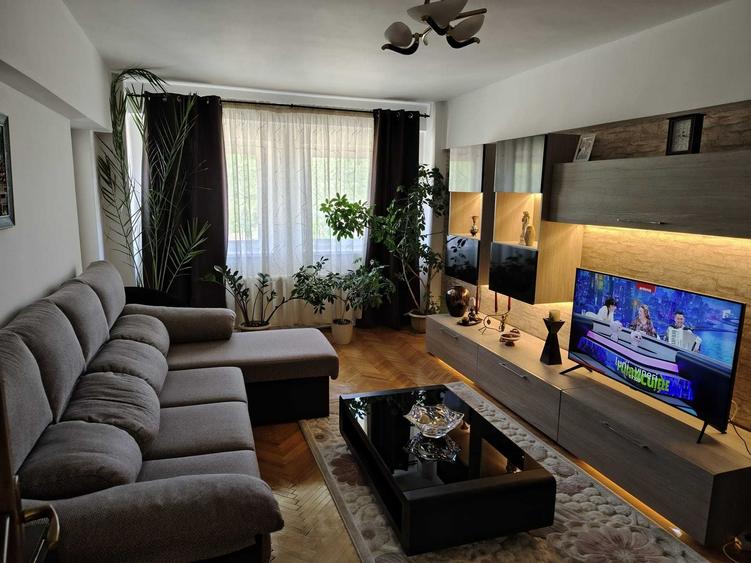 Apartament cu 3 camere decomandat în Calonda