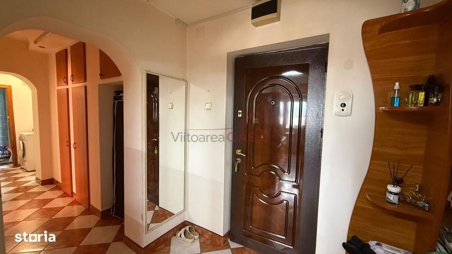 Apartament cu 3 camere decomandat în Central