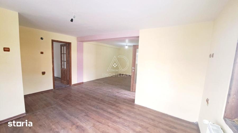 Casă cu 9 camere cu Teren 96 Mp în Central