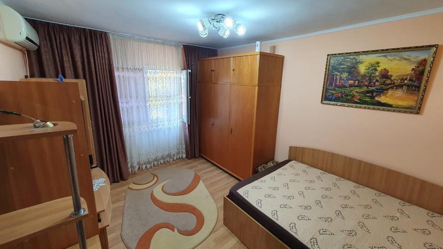 Garsonieră decomandată în Gorjului