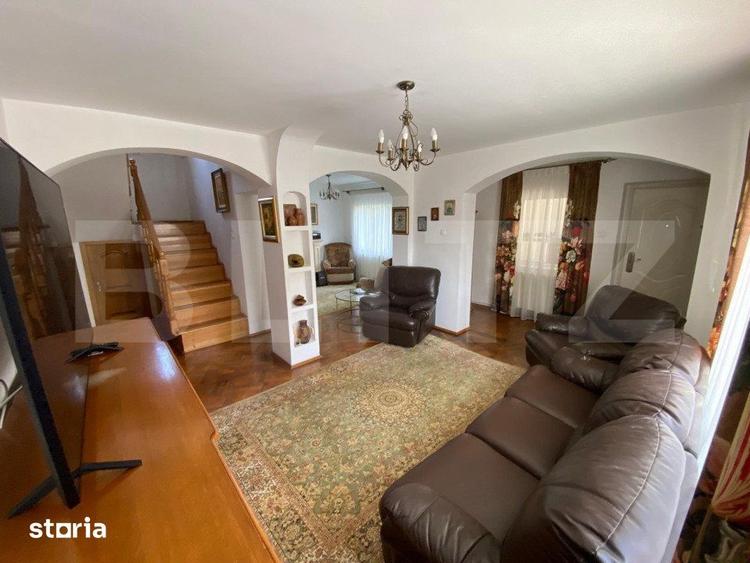 Casă cu 7 camere cu Teren 587 Mp în Răzvad