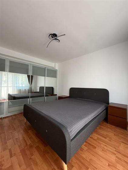 Apartament cu 3 camere decomandat, mobilat în Tei