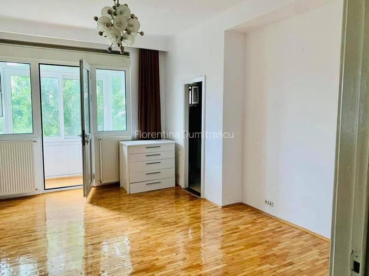 Garsonieră elegantă în imobil interbelic | Ultracentral – Calea Victoriei | 35 m