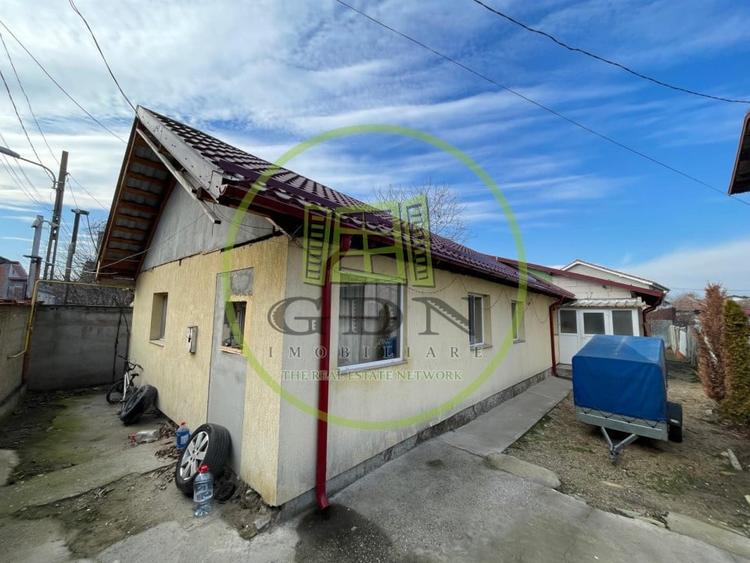 Casă individuală cu 5 camere cu Canalizare în 1 Mai