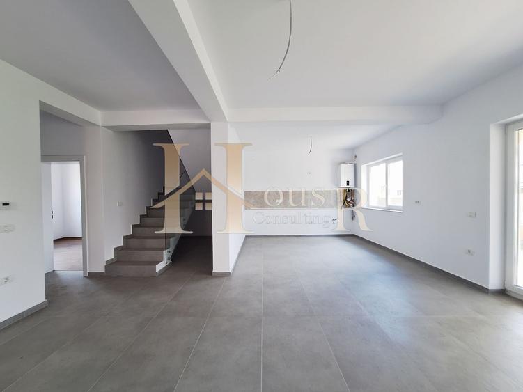 Duplex cu 5 camere cu Canalizare în Moșnița Nouă