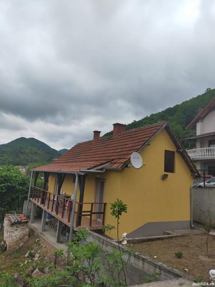 Casă cu 3 camere cu Teren 264 Mp în Hunedoara