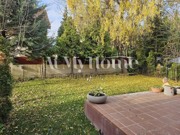 Duplex cu 6 camere cu Piscina în Iancu Nicolae