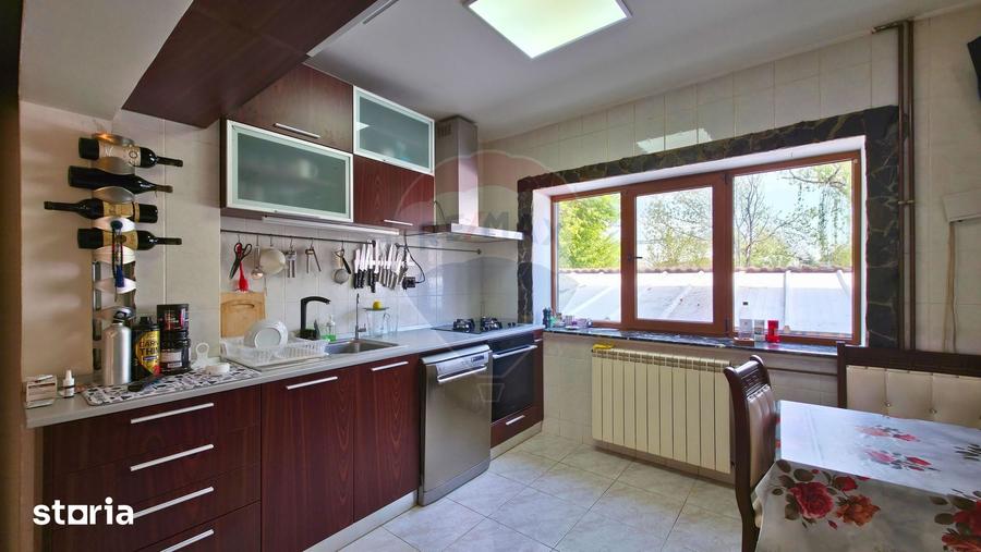 Casă cu 7 camere cu Teren 350 Mp în Giulești
