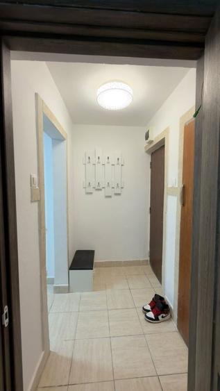 Apartament cu 2 camere semidecomandat în Berceni