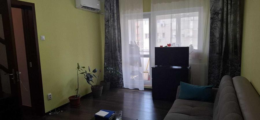 Apartament de vanzare 2 camere Sectia 7 - 1